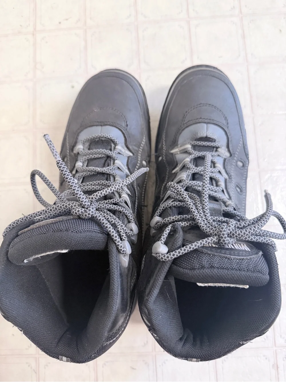 Wolverine W10553 Waterproof work boots for Men Size: 11